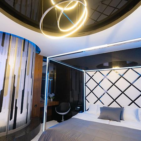 Tsarsky Hotel Киев Екстериор снимка