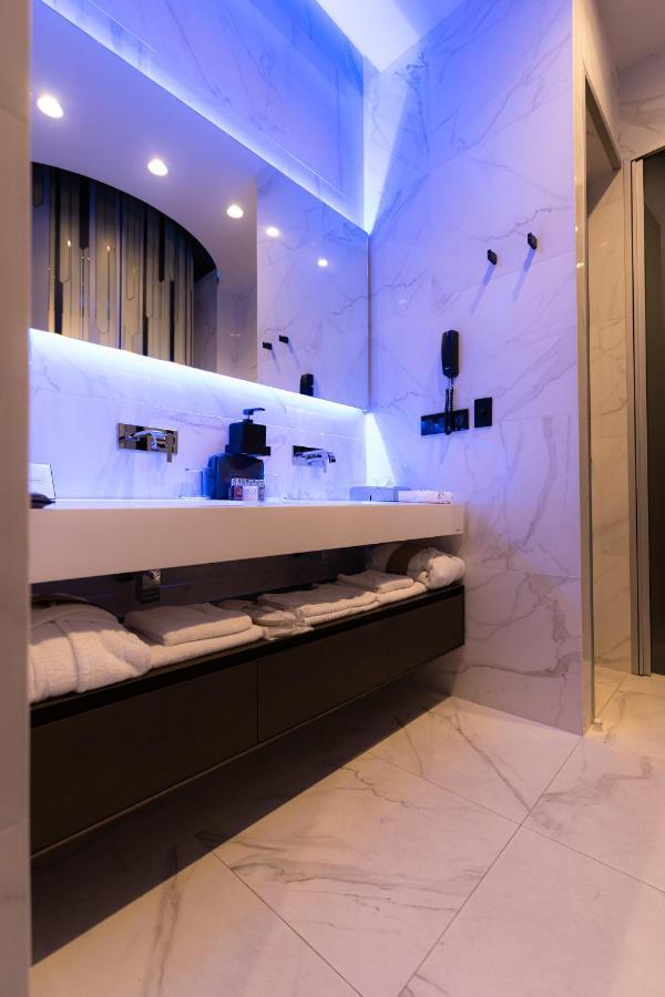 Tsarsky Hotel Киев Екстериор снимка