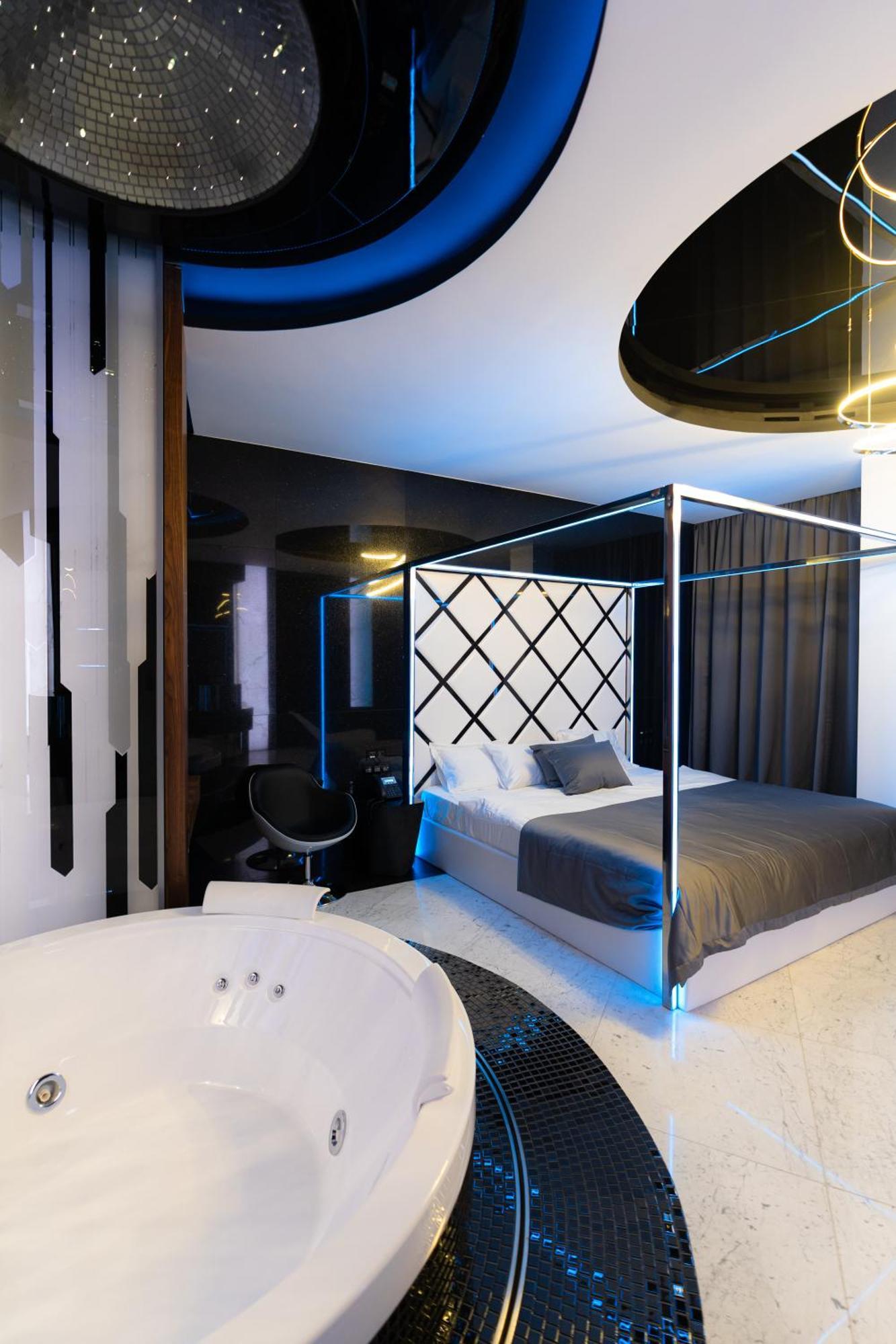 Tsarsky Hotel Киев Екстериор снимка